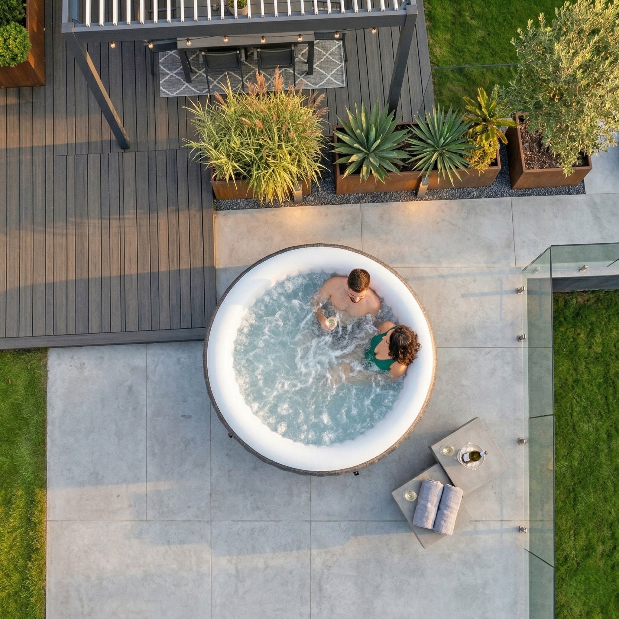 Atlantic | 4/6-Person Inflatable Hot Tub | Integrated Heater | ETL