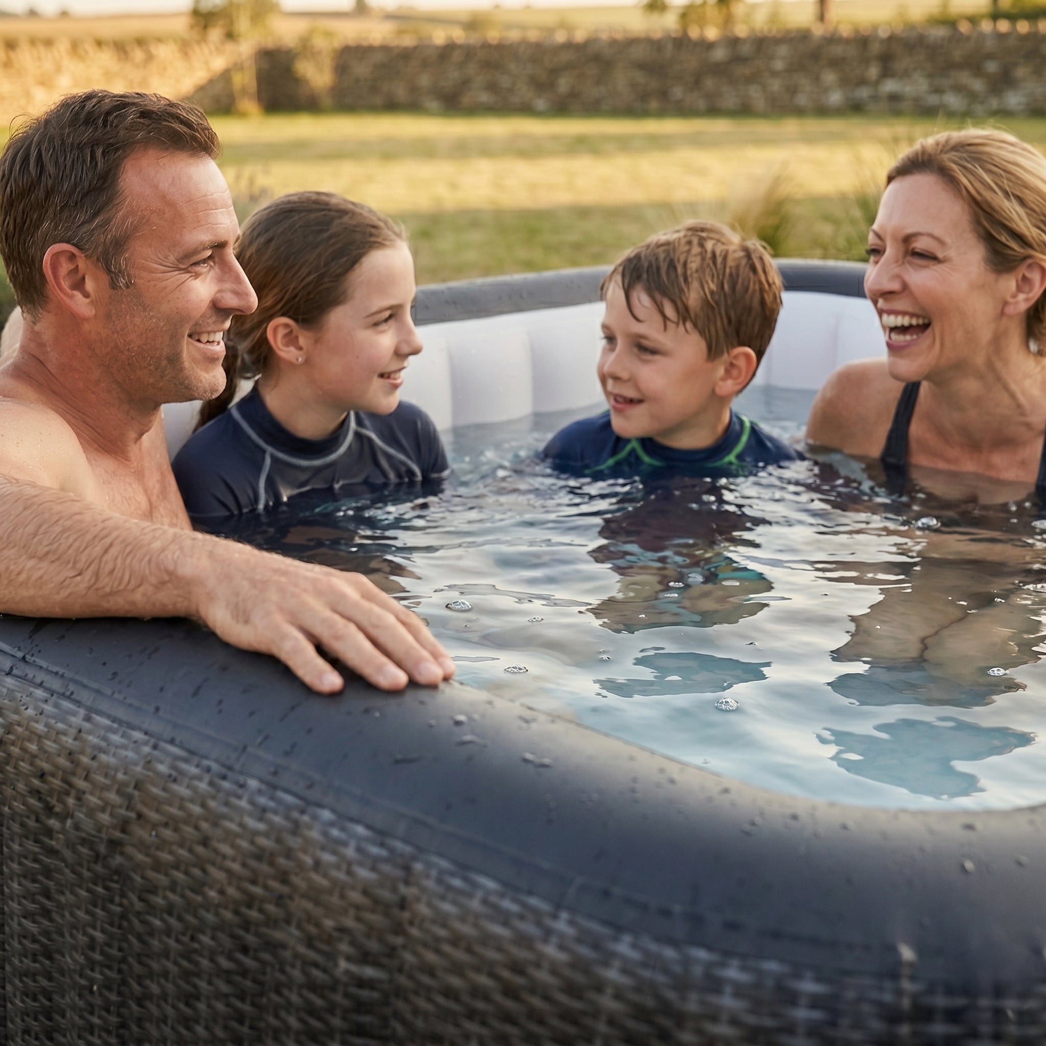 Pacific | 4/6-Person Inflatable Hot Tub | Integrated Heater | ETL